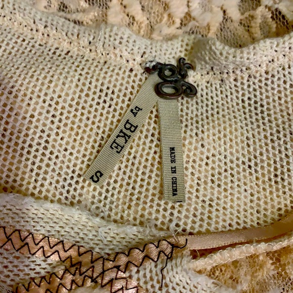 BKE Lace Tunic - Picture 3 of 4